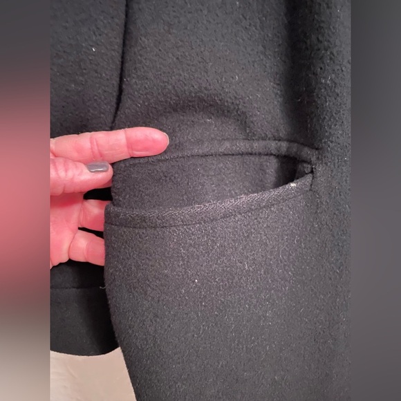 Vintage 1950s 100% pure cashmere black overcoat w/ button front/sleeves, lapel - Picture 2 of 10